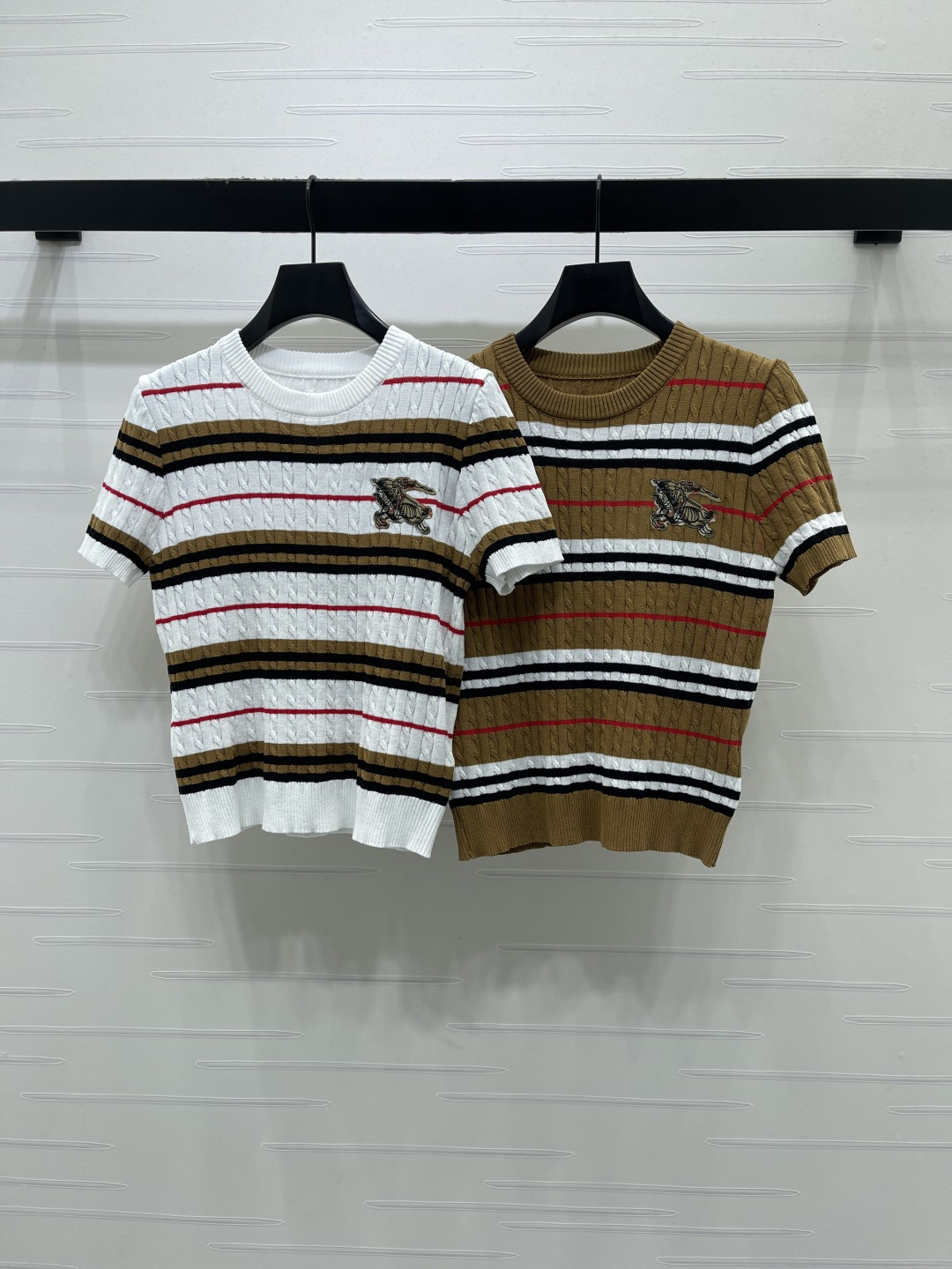 Women's short sleeves